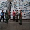 Babinsa Datangi Gudang Pupuk, Cegah Terjadinya Penyelewengan di Wilayah